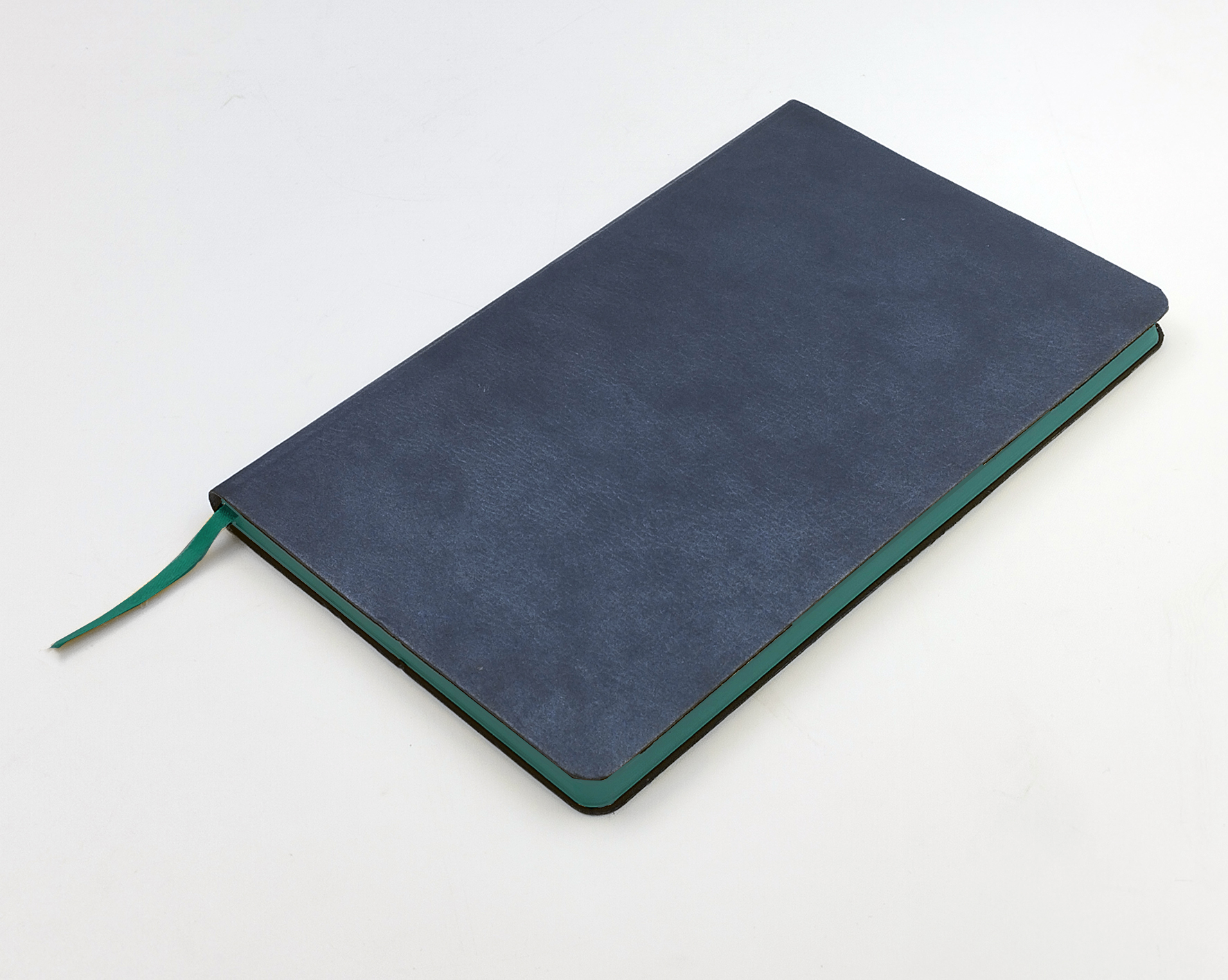 Записная_книга в_линейку V62 13х21 см  ARIZONA FLEX синий тонир. бумага зелёный срез