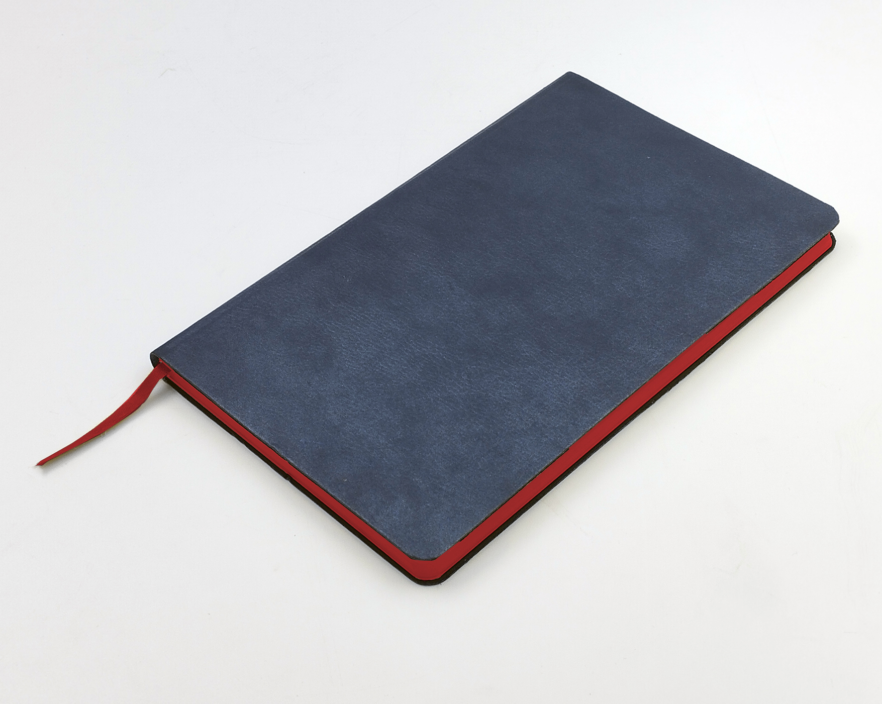 Записная_книга в_линейку V62 13х21 см  ARIZONA FLEX синий тонир. бумага красный срез