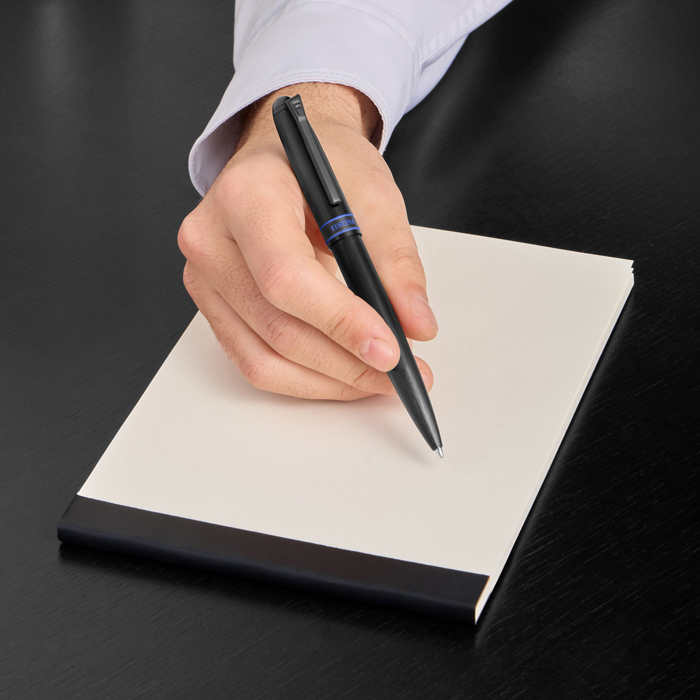 Шариковая ручка Classicals Brushed Black Edition Blue, чёрный