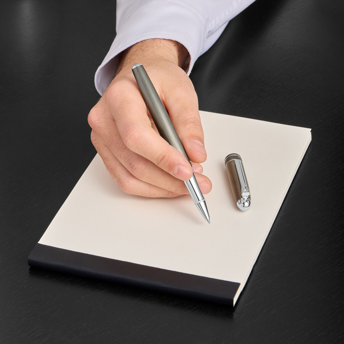 Ручка-роллер Classicals Brushed Gun & Chrome, серый